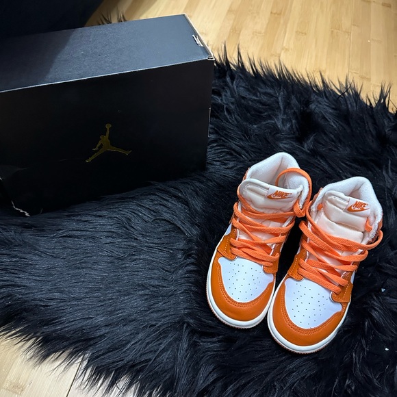 Toddler Jordan 1’s Worn Once Size 10 - Picture 1 of 5